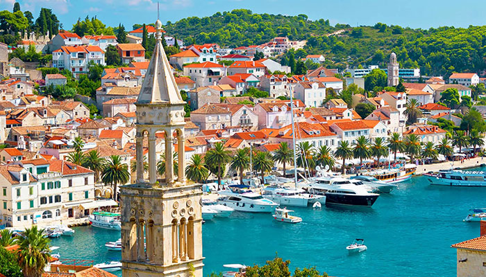 Boote im Hafen von Hvar