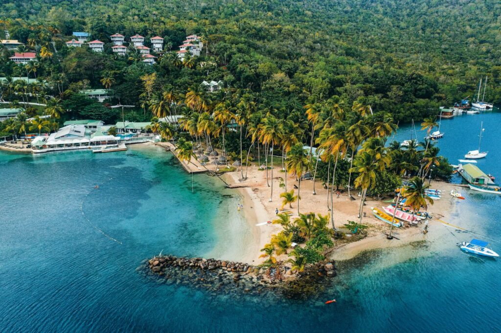 Luftaufnahme von Marigot Bay auf St. Lucia